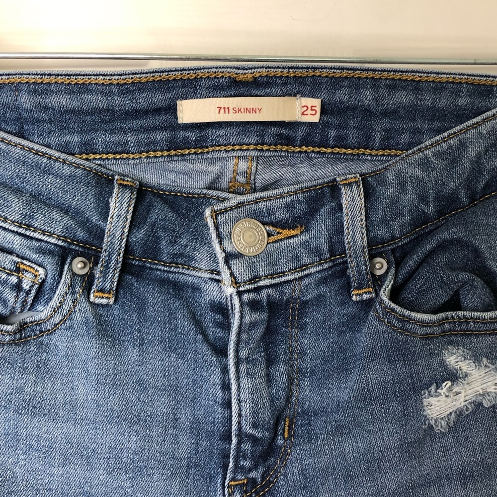 Levi’s 711 Skinny Distressed Jeans - Picture 3 of 13